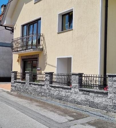 Apartma Zele Postojna Buitenkant foto
