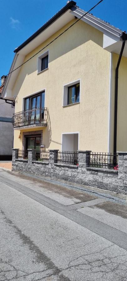 Apartma Zele Postojna Buitenkant foto