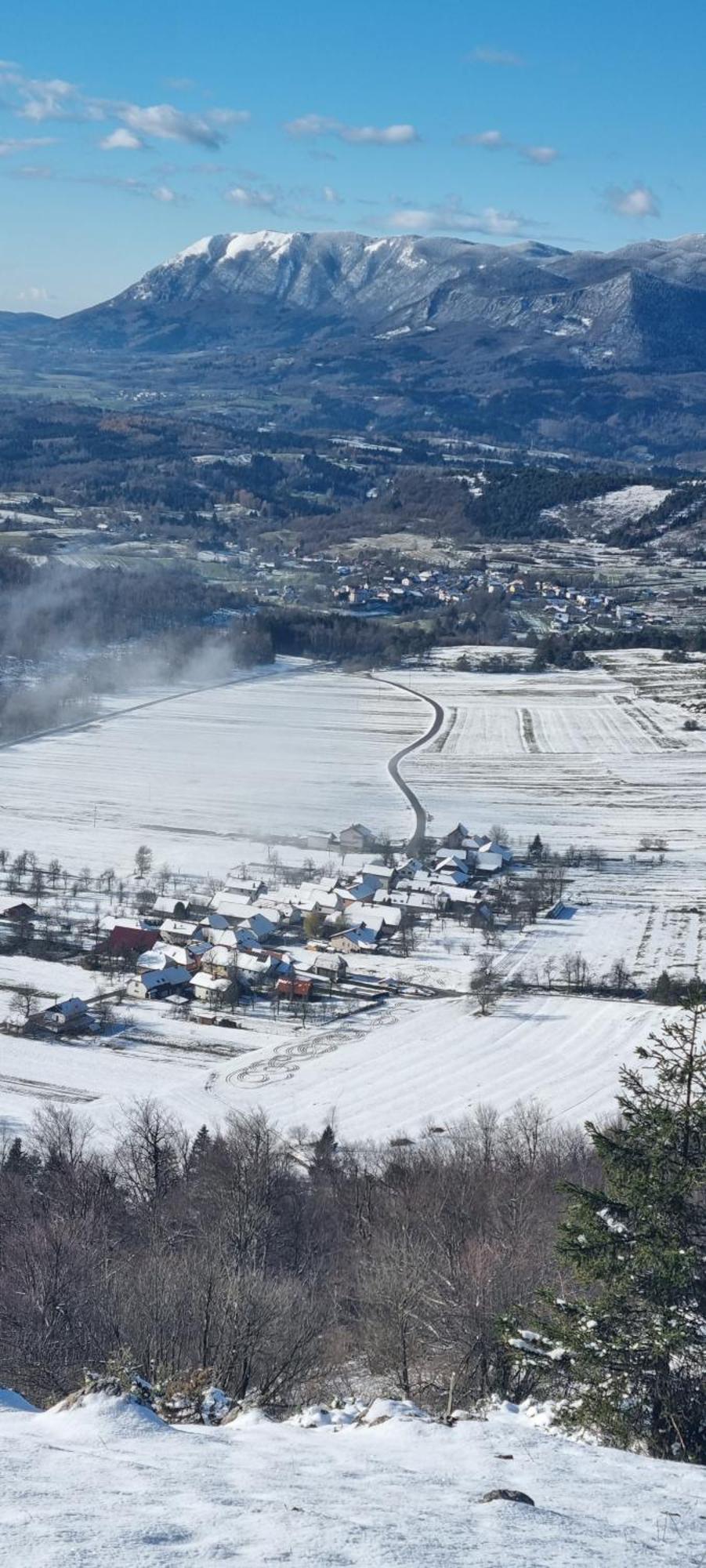 Apartma Zele Postojna Buitenkant foto